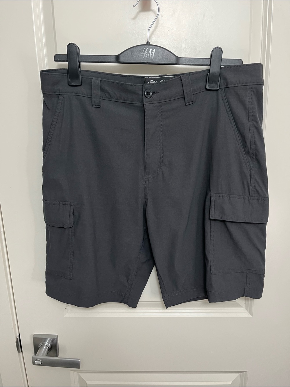 Eddie Bauer Travex Men's Cargo Hiking Nylon Shorts - Charcoal in size 34